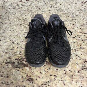 Nike Zoom Kobe 6 ‘Blackout’ 429659-013 size 9.5 VNDS